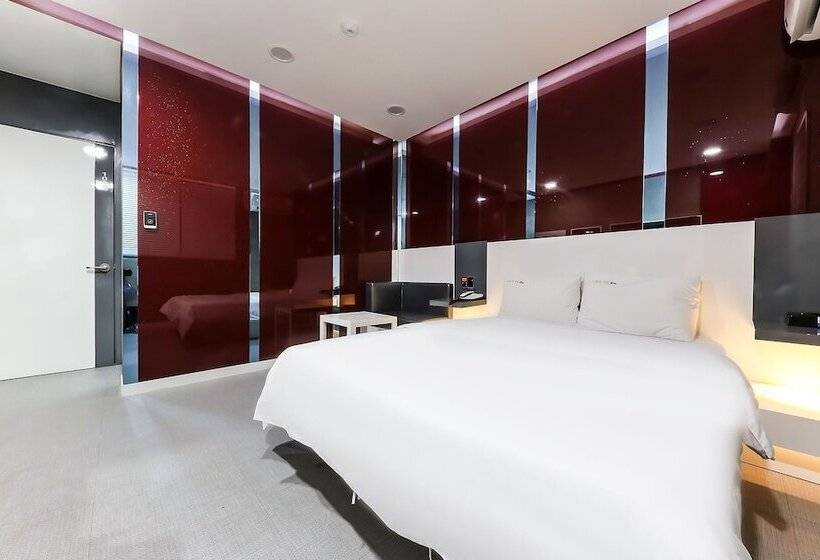 Motel Daejeon Yongjeon Storyline