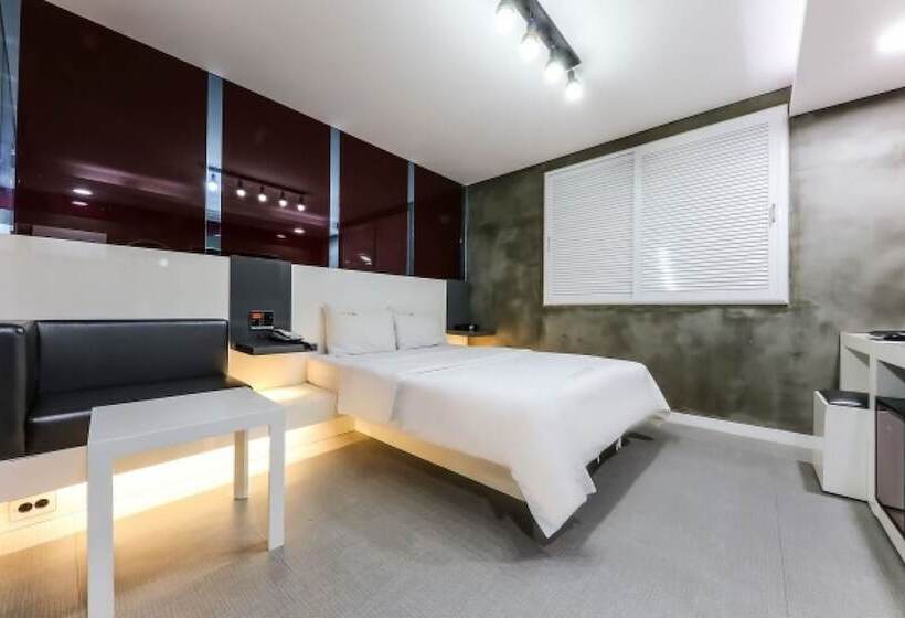 Motel Daejeon Yongjeon Storyline