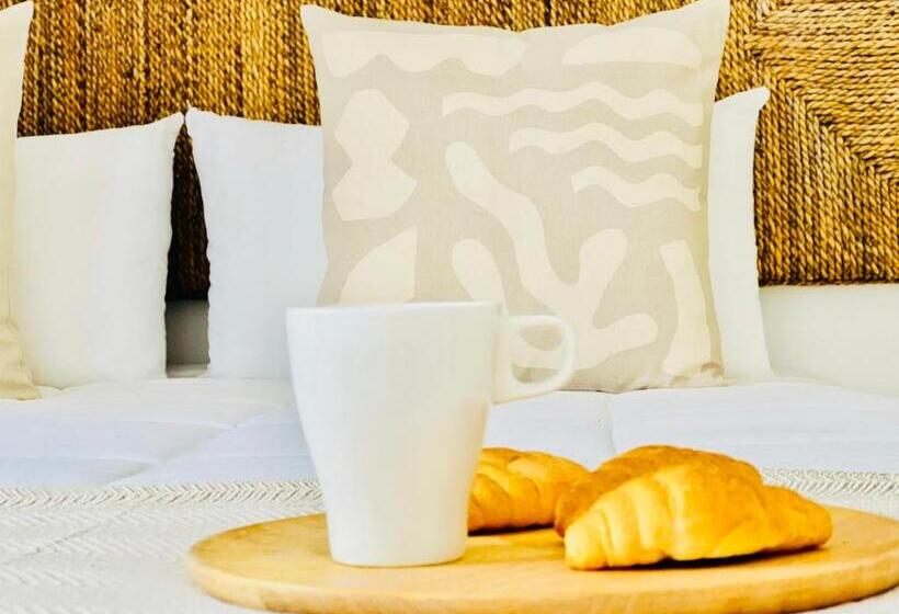 Canaryislandshost L Lava Y Mar Lanzarote