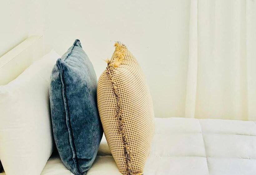 Canaryislandshost L Lava Y Mar Lanzarote