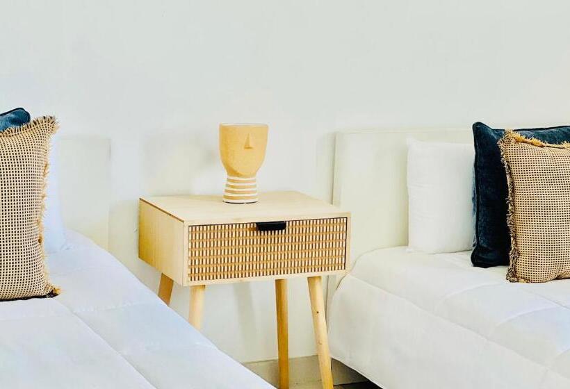 Canaryislandshost L Lava Y Mar Lanzarote