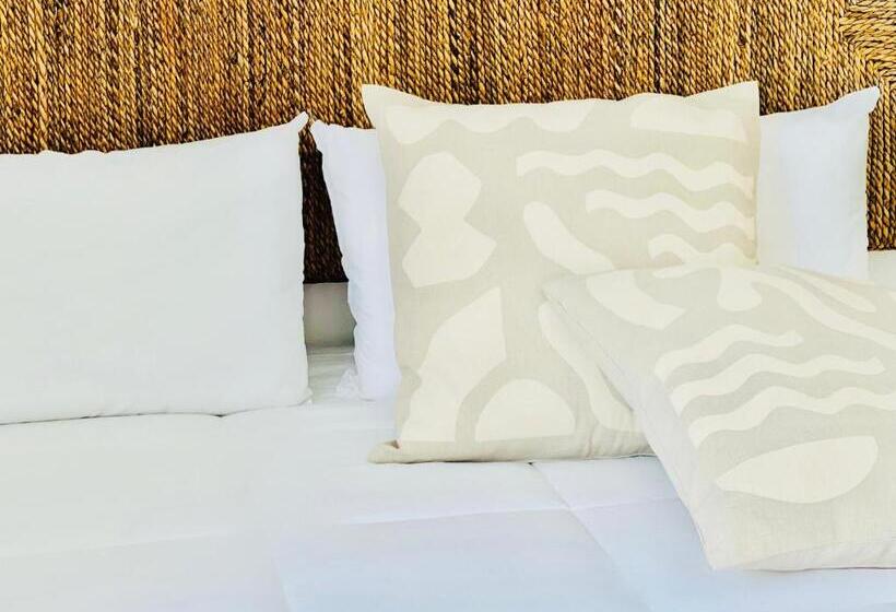 Canaryislandshost L Lava Y Mar Lanzarote