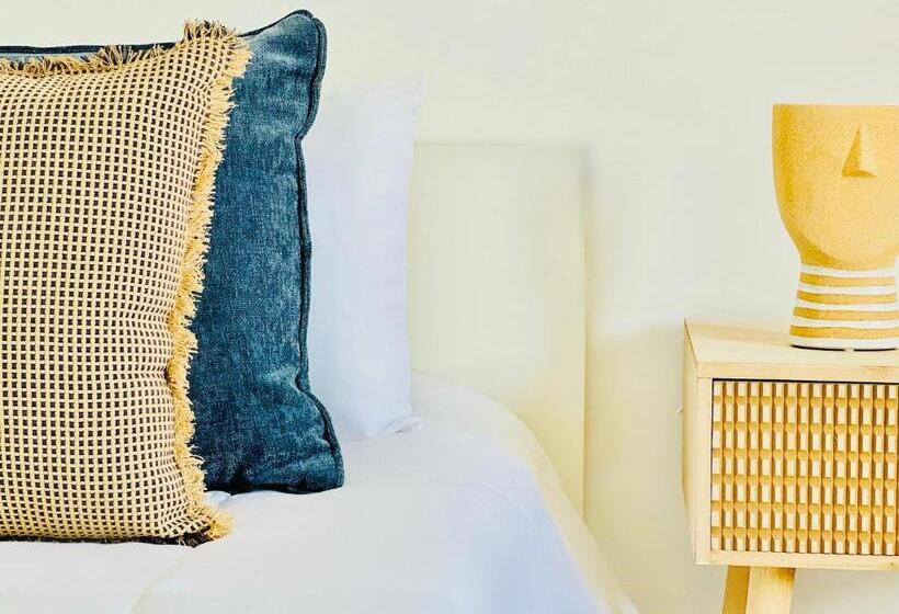 Canaryislandshost L Lava Y Mar Lanzarote