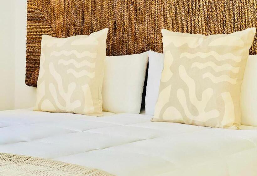 Canaryislandshost L Lava Y Mar Lanzarote