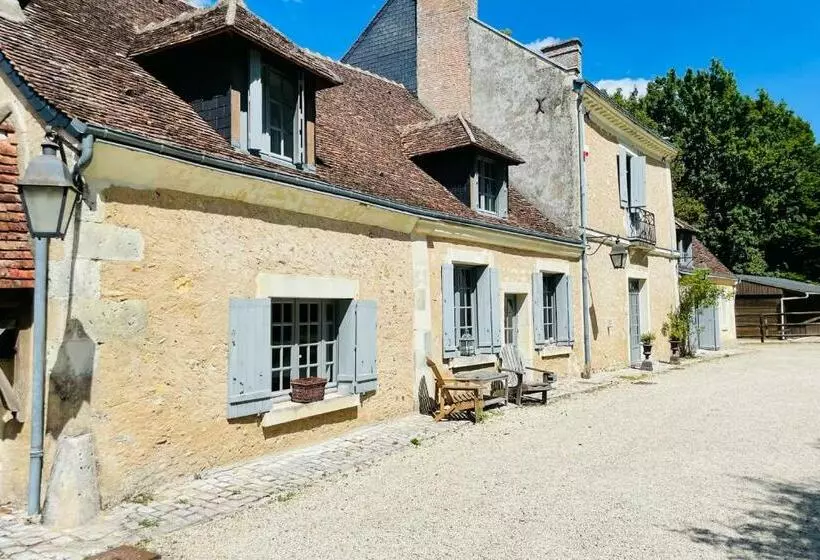 Seigneurie Les Aulnaies Exceptional Building With Swimming Pool