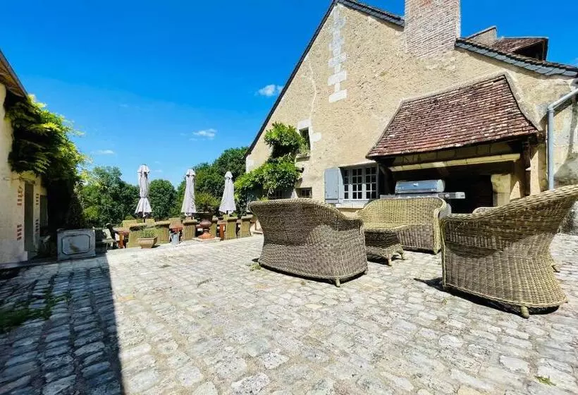 Seigneurie Les Aulnaies Exceptional Building With Swimming Pool