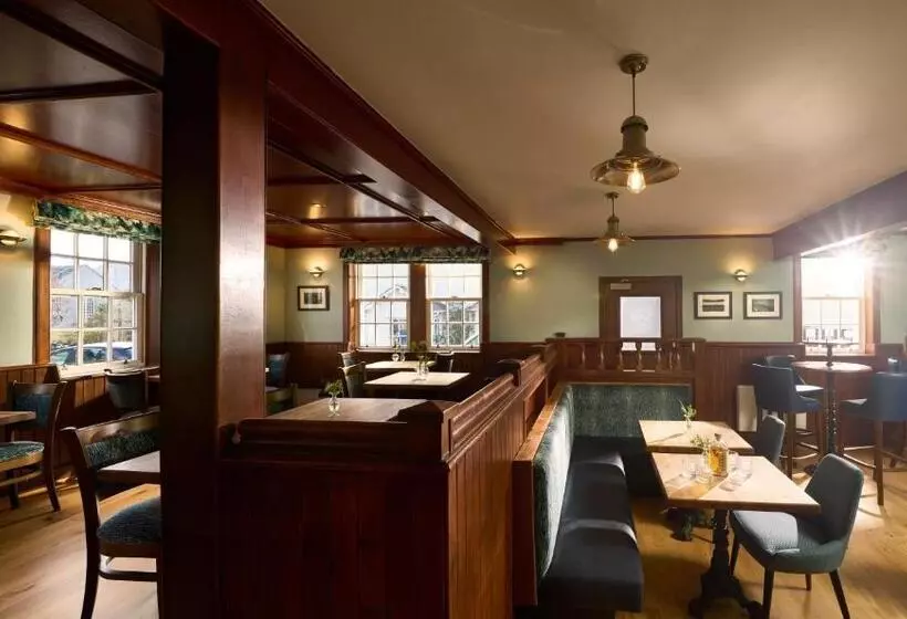 Retkeilymaja Plockton Inn