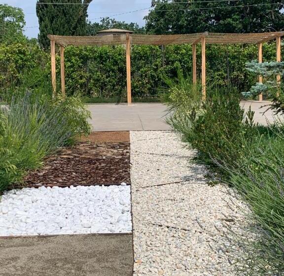 Bed and Breakfast Scholabnb “ Percorso Esperenziale Di Vita Rurale Sostenibile”