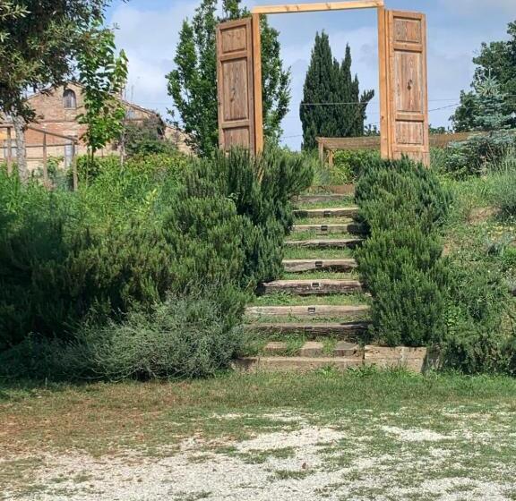 Bed and Breakfast Scholabnb “ Percorso Esperenziale Di Vita Rurale Sostenibile”