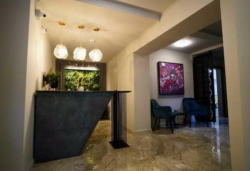 هتل Corvin House
