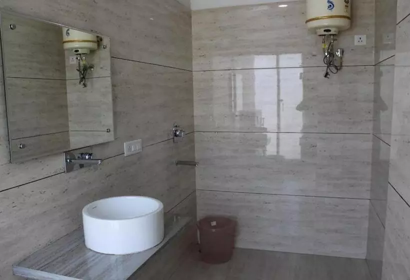 ホテル Suryavilas