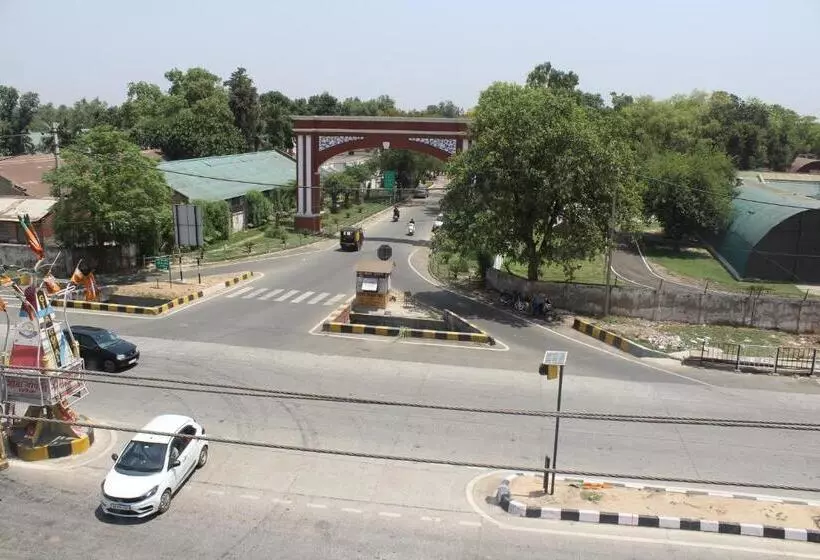 ホテル Suryavilas