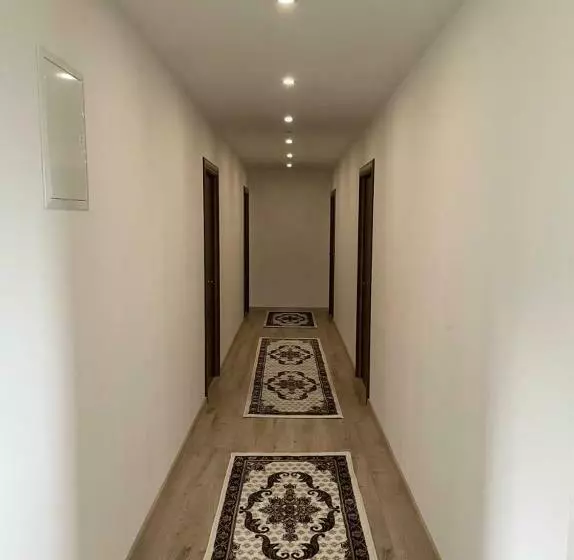 ペンション Karacsony Guest House