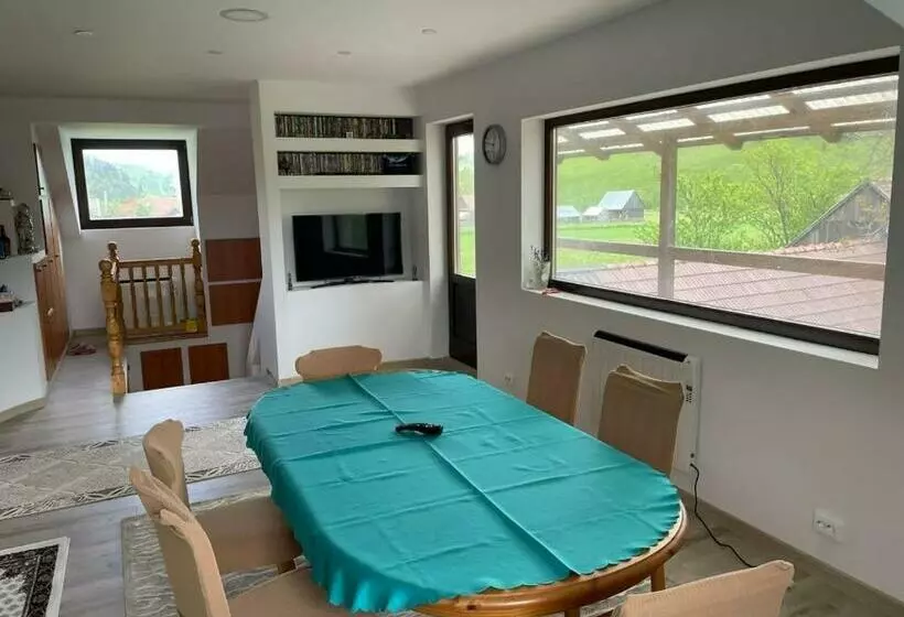 ペンション Karacsony Guest House