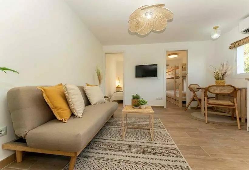 Apartamento De Dos Dormitorios En Casco Histórico