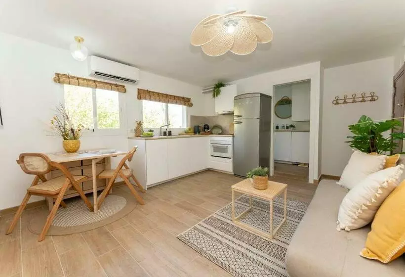 Apartamento De Dos Dormitorios En Casco Histórico