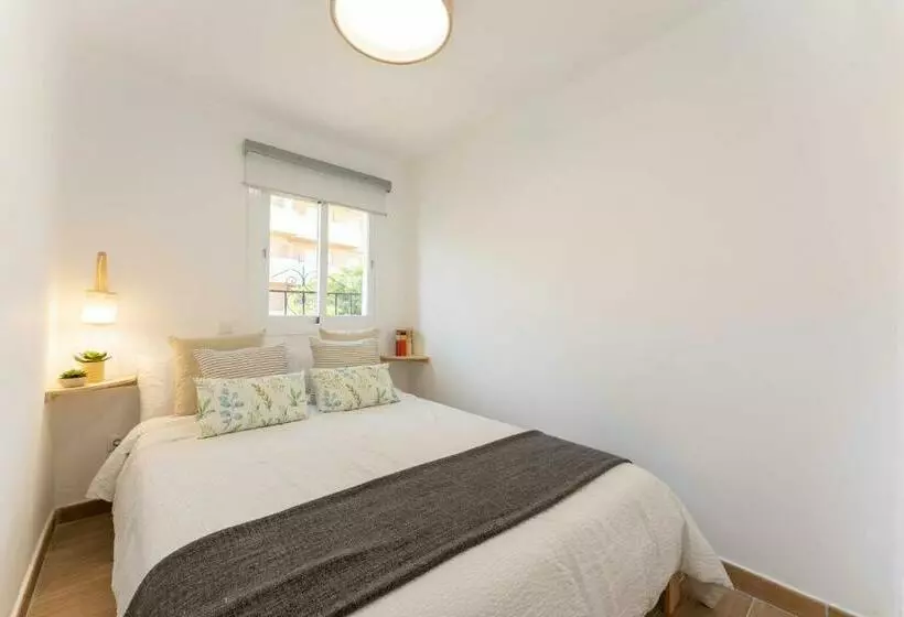 Apartamento De Dos Dormitorios En Casco Histórico