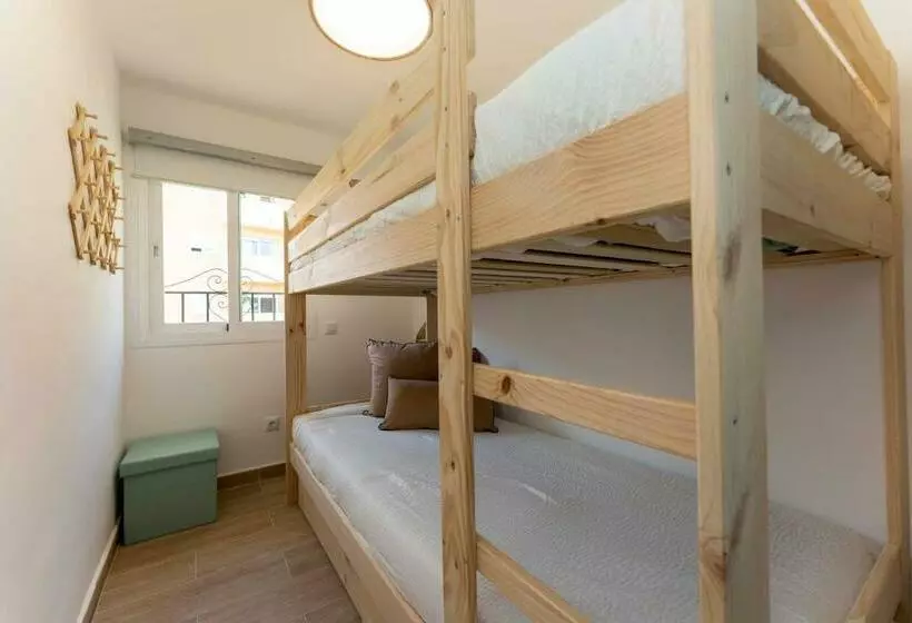 Apartamento De Dos Dormitorios En Casco Histórico
