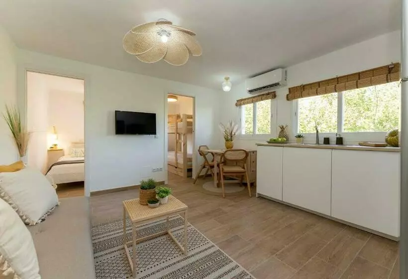 Apartamento De Dos Dormitorios En Casco Histórico