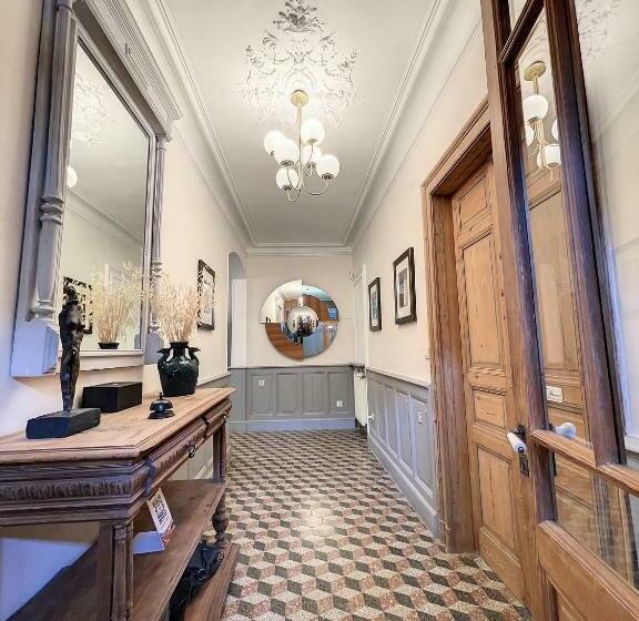 Bed and Breakfast L Oiseau Bleu Peacock