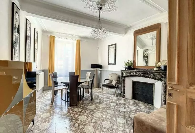 Aamiaismajoitus (B&B) L Oiseau Bleu Peacock