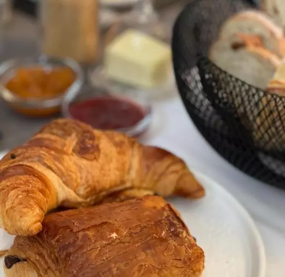 Aamiaismajoitus (B&B) L Oiseau Bleu Peacock