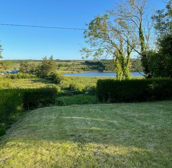 ベッドアンドブレックファースト Lakeside Lodge