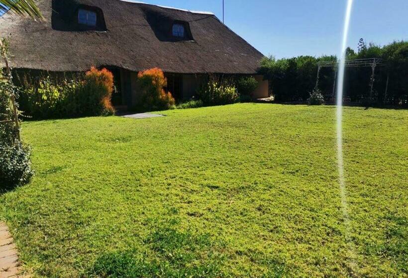 Bed & Breakfast Monakaladi Gardens Function Venue And Homestead