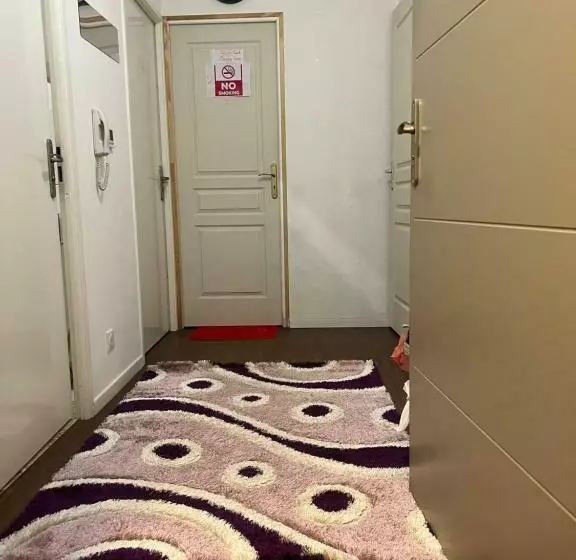 ペンション Chambre Partage 15mn Cdg 25mn Paris