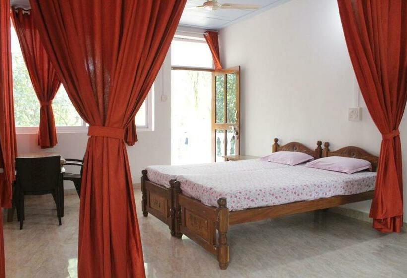 بنسيون Silvia Guest House