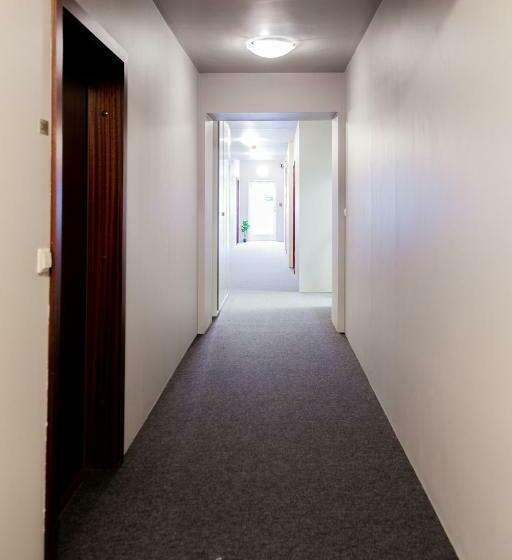 هاستل Westman Islands Inn