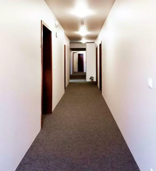 هاستل Westman Islands Inn