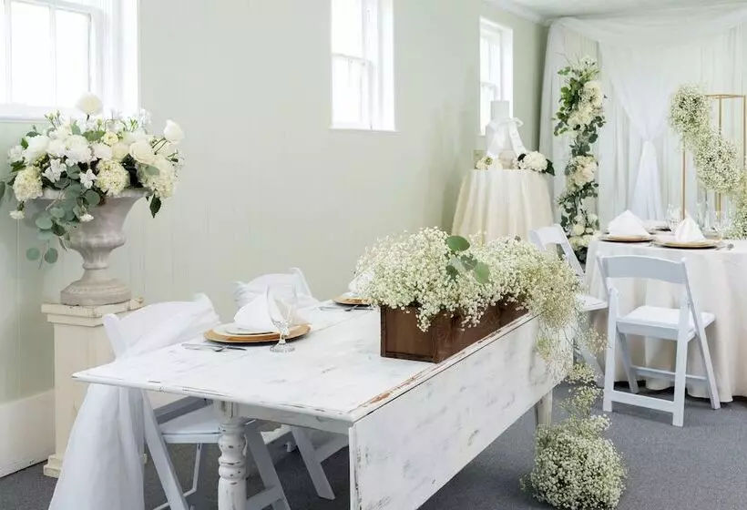 Aamiaismajoitus (B&B) Magnolia Manor And Chapel