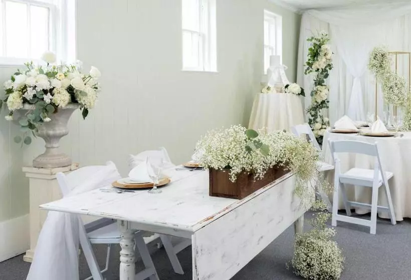 Aamiaismajoitus (B&B) Magnolia Manor And Chapel