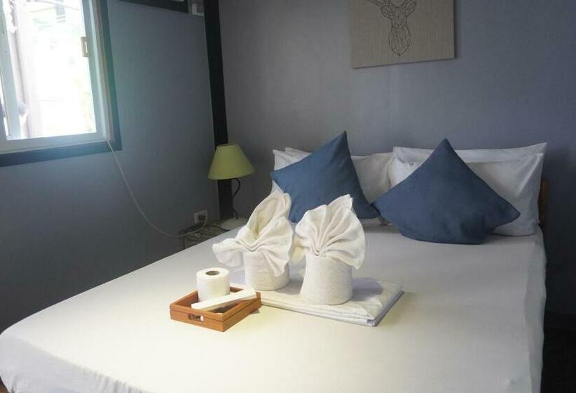 בית מלון כפרי Keira Backpackers