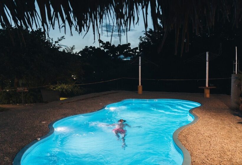 Hotel Makenke Hostel By Los Colores Ecoparque