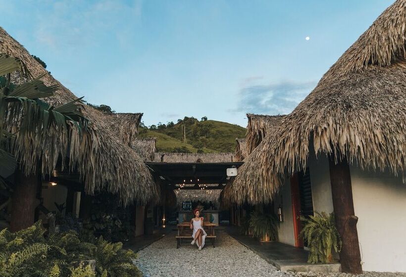 Hotel Makenke Hostel By Los Colores Ecoparque