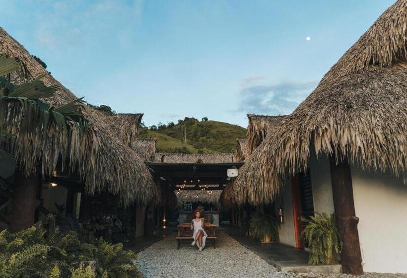 Hotel Makenke Hostel By Los Colores Ecoparque