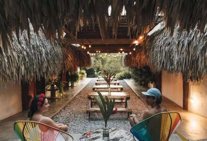 Hotelli Makenke Hostel By Los Colores Ecoparque