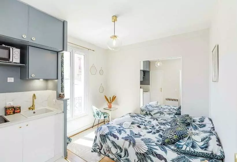 Nice Studio In The Heart Of Saint Ouen!