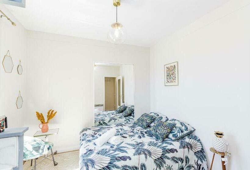 Nice Studio In The Heart Of Saint Ouen!