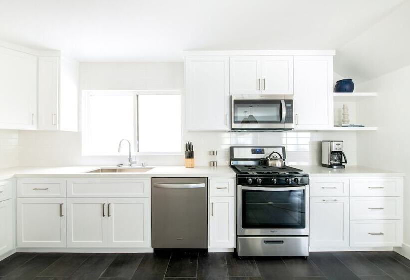 O Neill I By Avantstay Coastal Paradise Steps From Beach Modern Decor