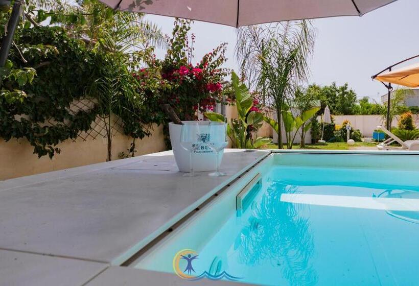 مبيت وإفطار Resort Leonardo Room, Pool & Restaurant