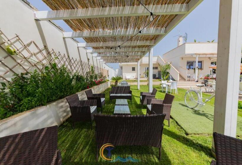 مبيت وإفطار Resort Leonardo Room, Pool & Restaurant