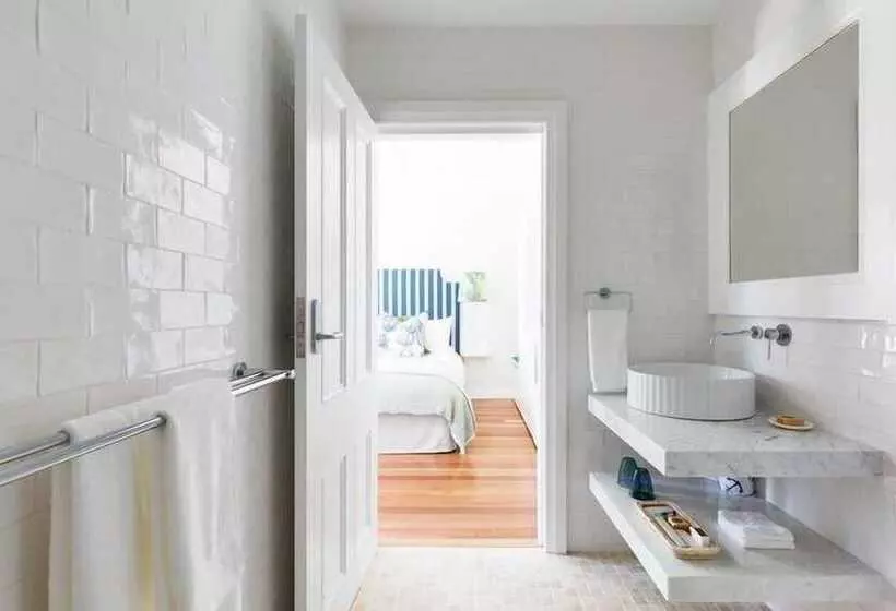 هتل Barrenjoey House