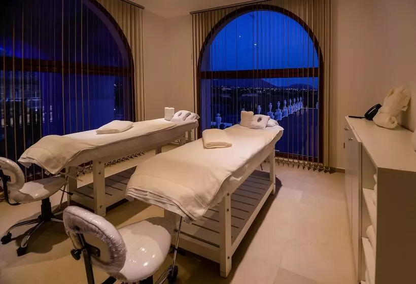 La Recova Hotel & Spa