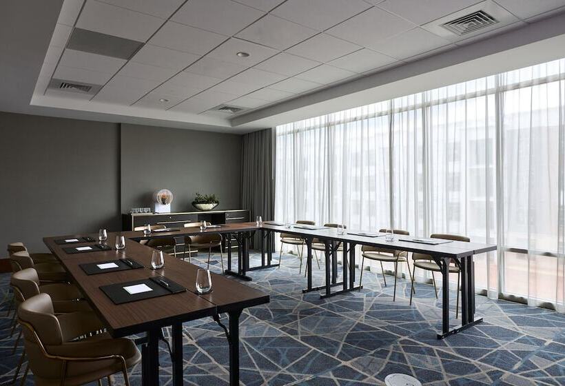 هتل The Westin Raleighdurham Airport