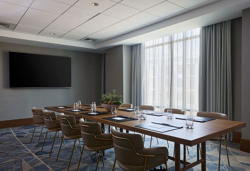 هتل The Westin Raleighdurham Airport