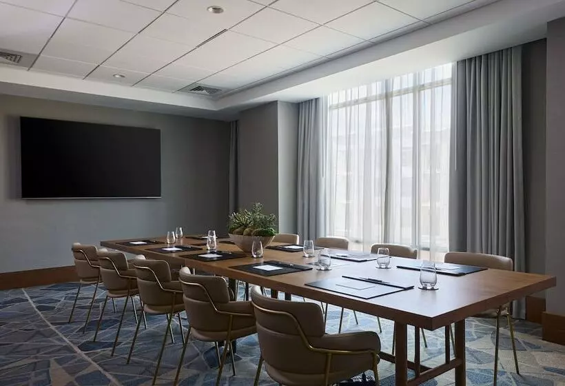 هتل The Westin Raleighdurham Airport