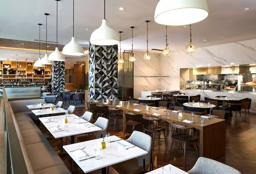 هتل The Westin Raleighdurham Airport